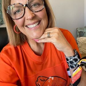 Meet your Posher, Debra